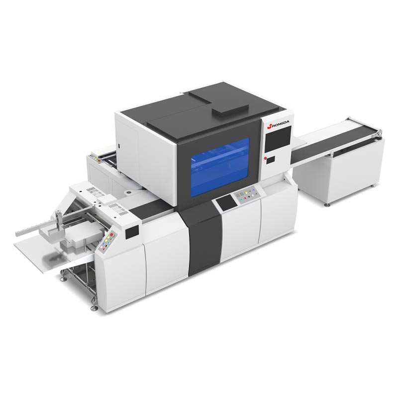 Автоматична машина за позициониране на капака на кутията